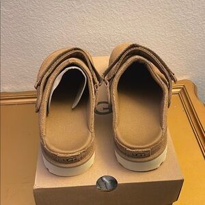 BRAND NEW UGG GOLDENSTAR CLOG!!!